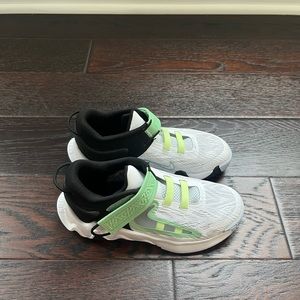 Kids Size 1.5 Nike Basketball Sneaker